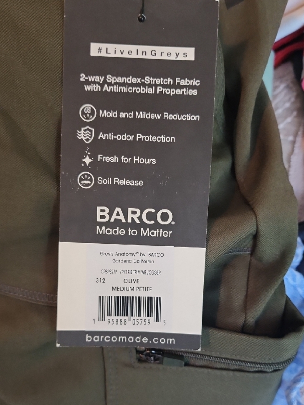 Women's Grey"s Anatomy Olive Green Tech Scrub Jogger Pants with Multiple Pockets - Picture 5 of 6
